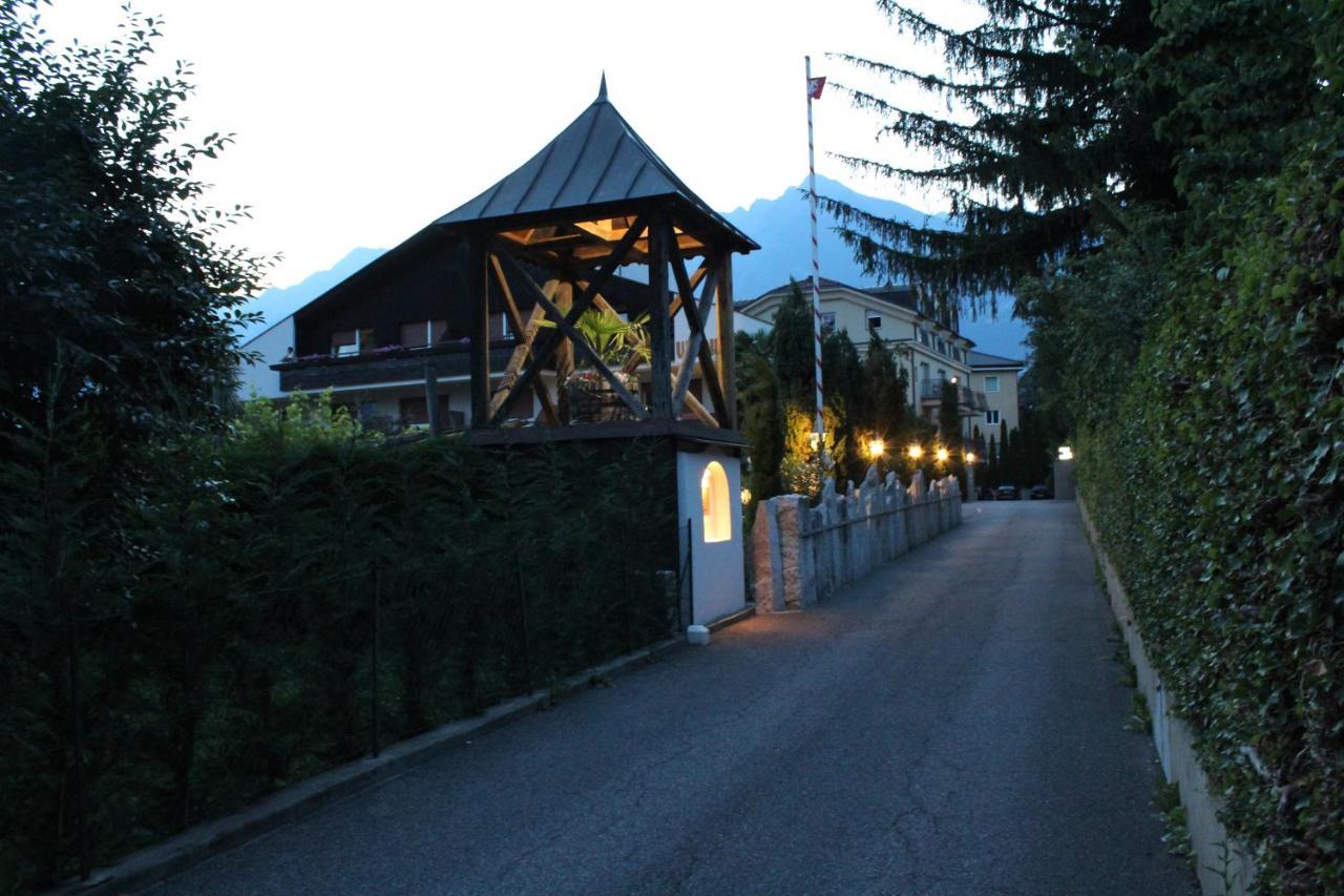 Garni Weingut Hotel Merano Exterior photo
