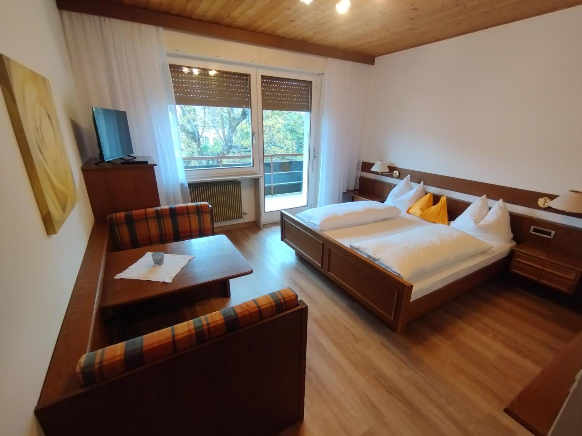 Garni Weingut Hotel Merano Exterior photo