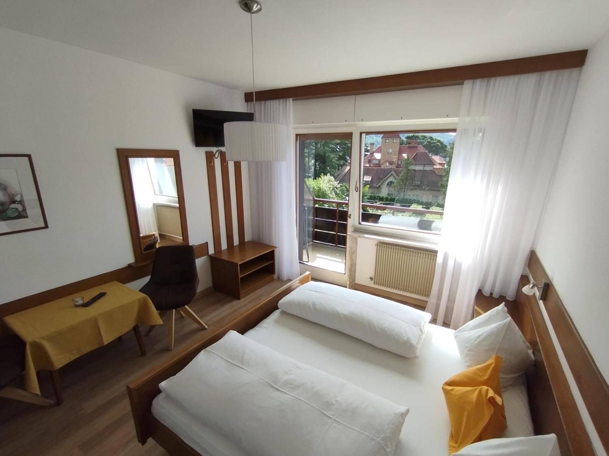 Garni Weingut Hotel Merano Exterior photo