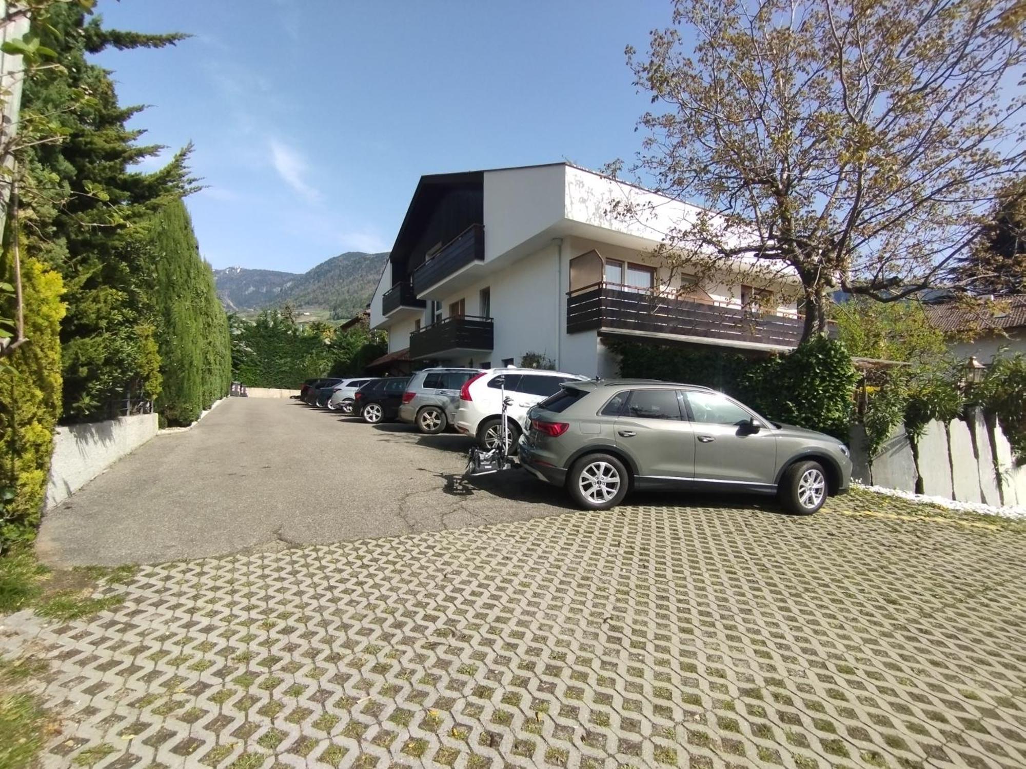 Garni Weingut Hotel Merano Exterior photo