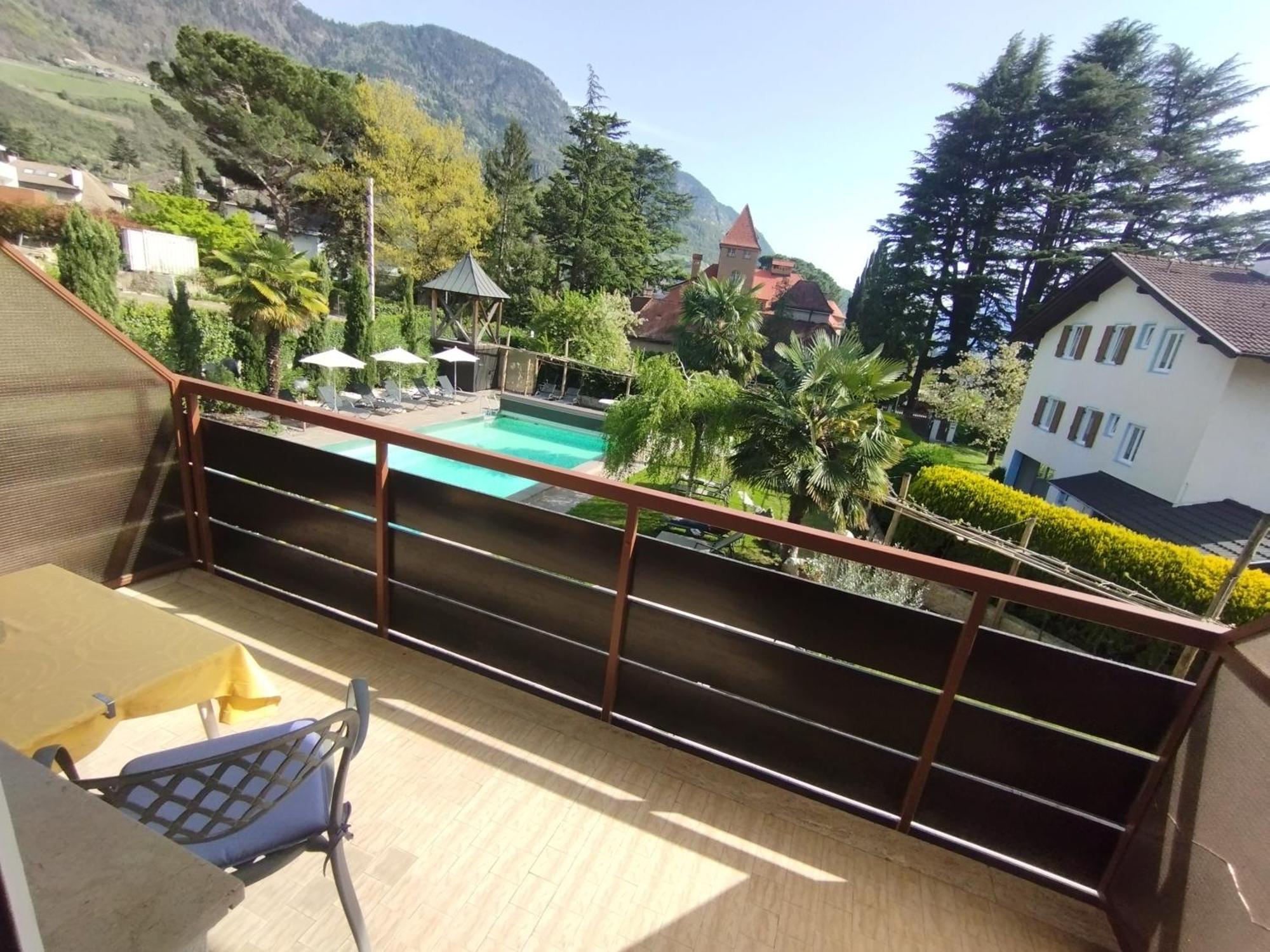 Garni Weingut Hotel Merano Exterior photo