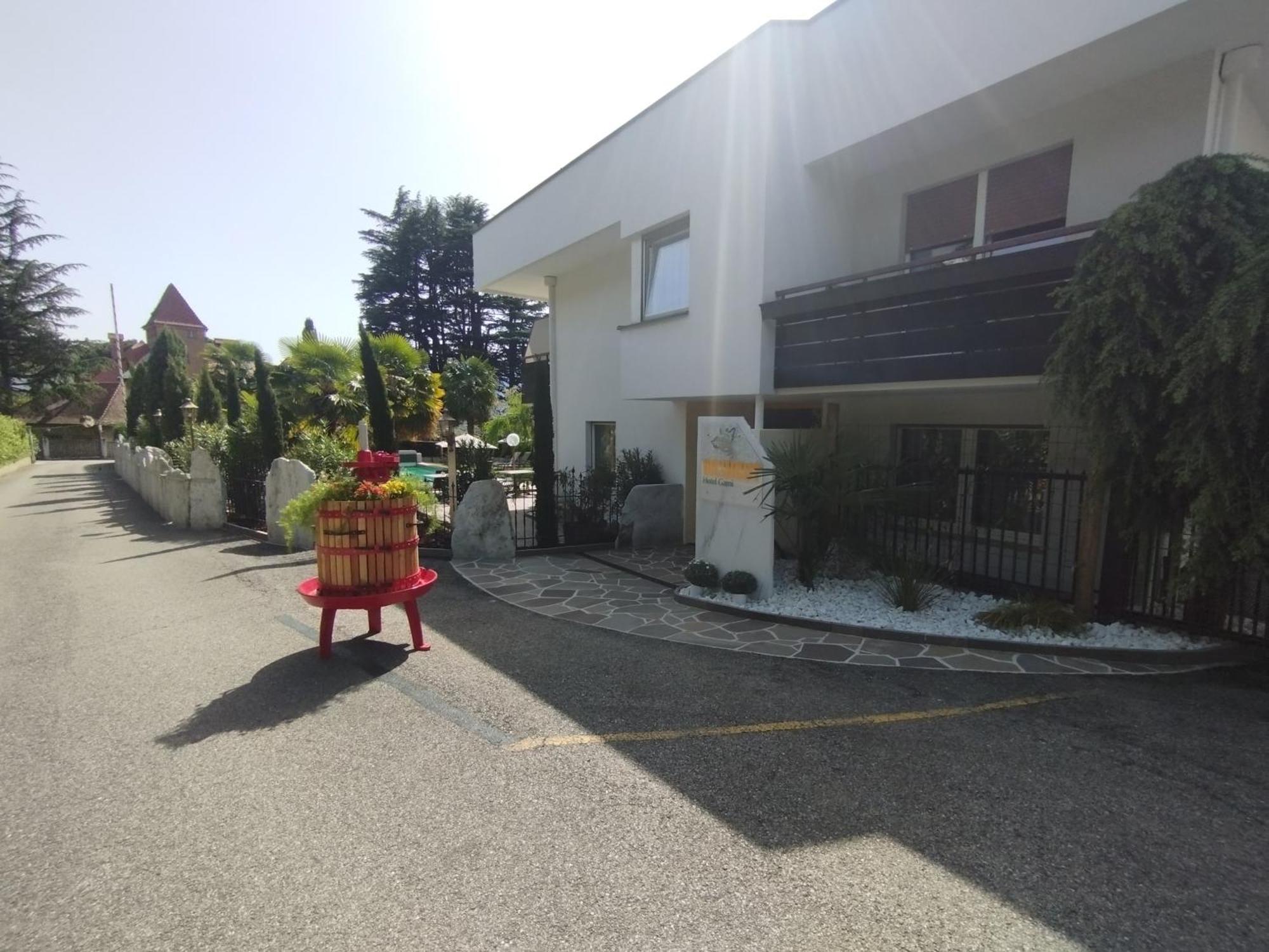 Garni Weingut Hotel Merano Exterior photo